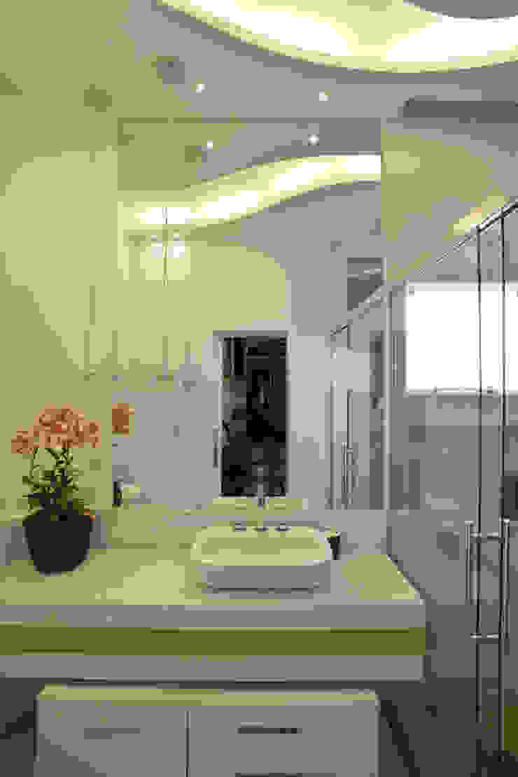 Arquiteto Aquiles Nícolas Kílaris Modern bathroom