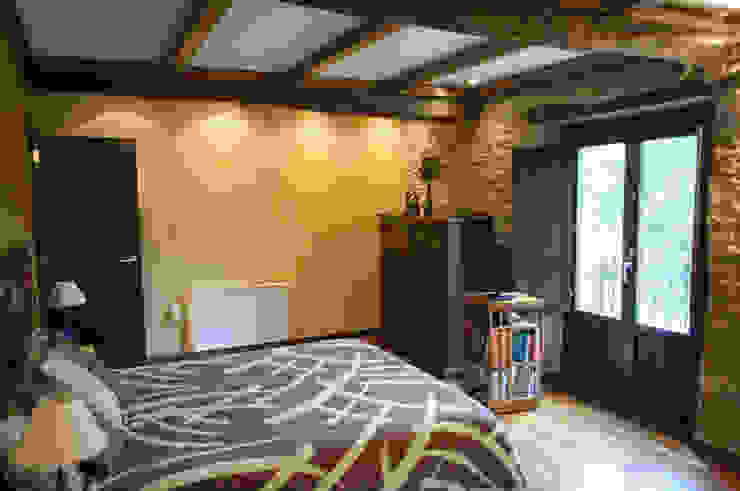 Schlafzimmer im Landhausstil von Intra Arquitectos Landhaus