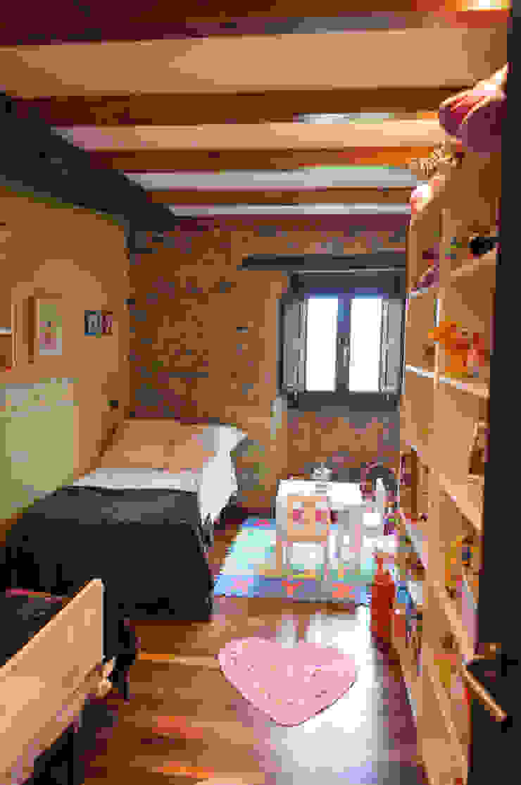 Kinderzimmer im Landhausstil von Intra Arquitectos Landhaus