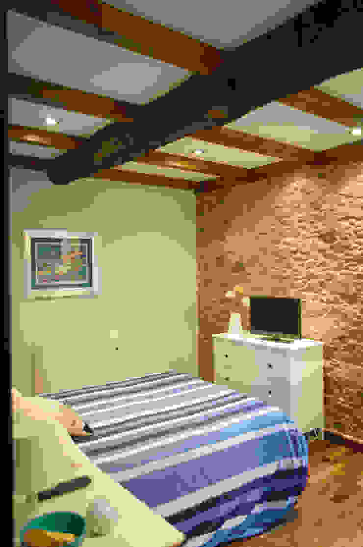 Schlafzimmer im Landhausstil von Intra Arquitectos Landhaus