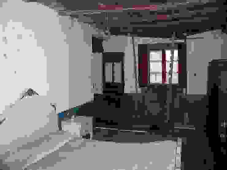 Schlafzimmer im Landhausstil von Intra Arquitectos Landhaus