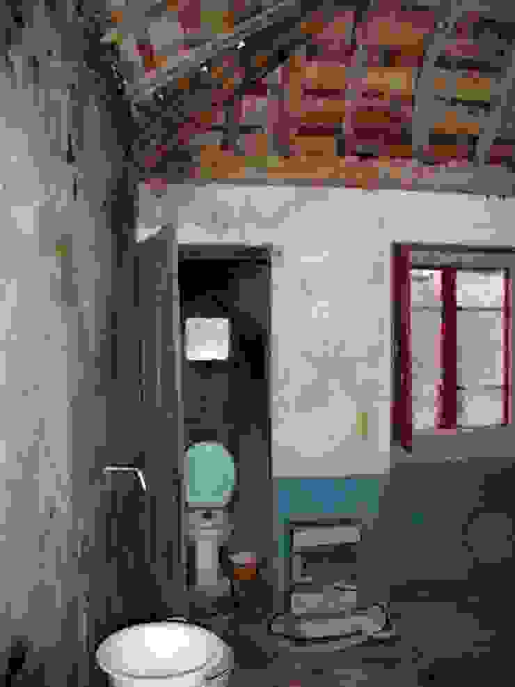 Estado previo-09 Intra Arquitectos Dormitorios de estilo rural Propiedad,Ventana,Edificio,Madera,Arreglo de tubería,Baño,Arquitectura,Accesorio,Casa,Piso