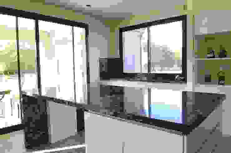 Parrado Arquitectura Modern kitchen