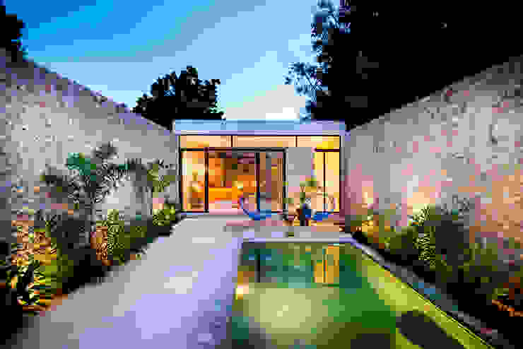 Taller Estilo Arquitectura Hồ bơi phong cách hiện đại