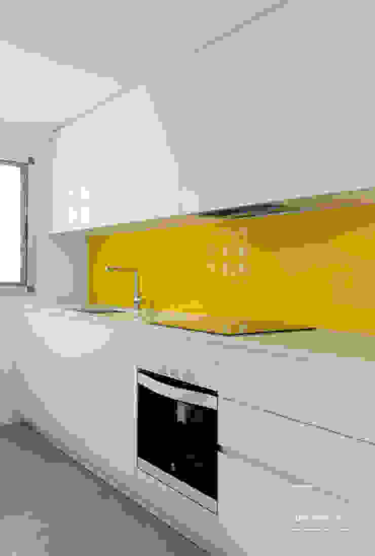 Casa L&J, slvr estudio slvr estudio Minimalistische Küchen