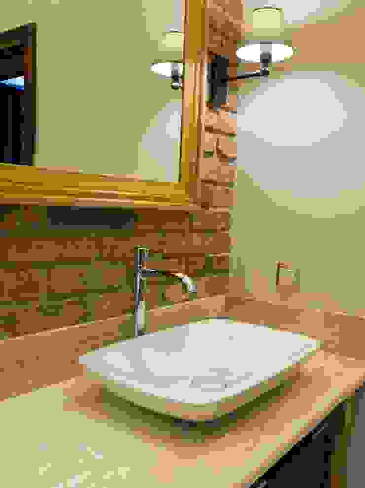 Classic style bathroom by PROJEKT MB Classic