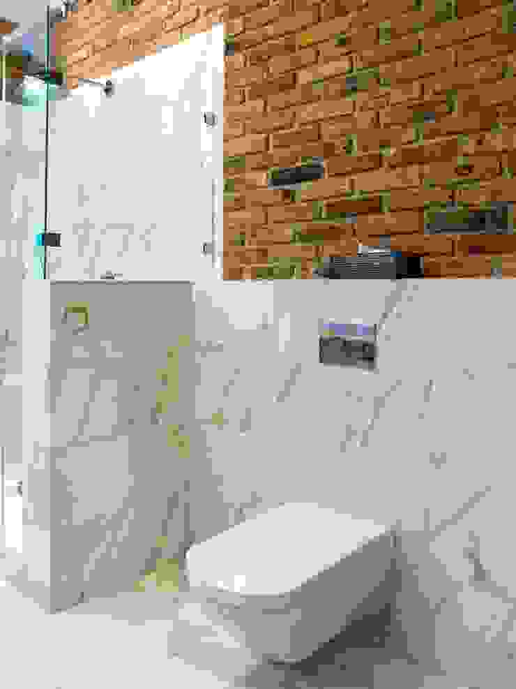 Classic style bathroom by PROJEKT MB Classic