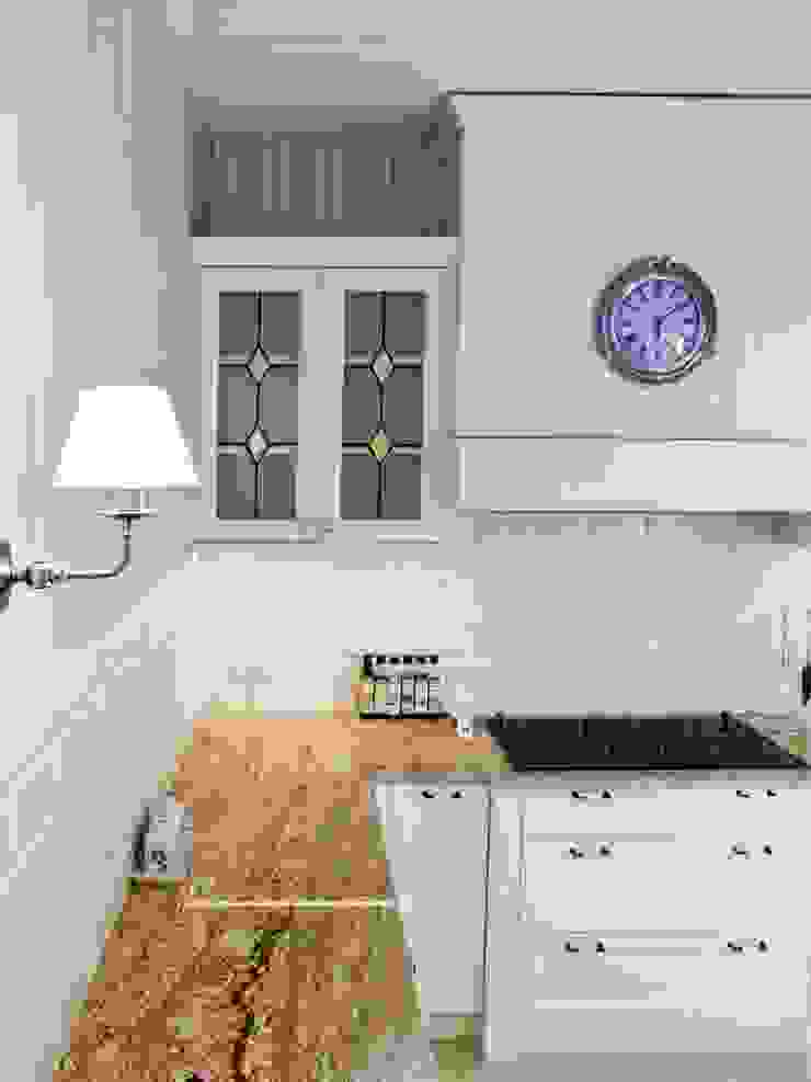 Classic style kitchen by PROJEKT MB Classic