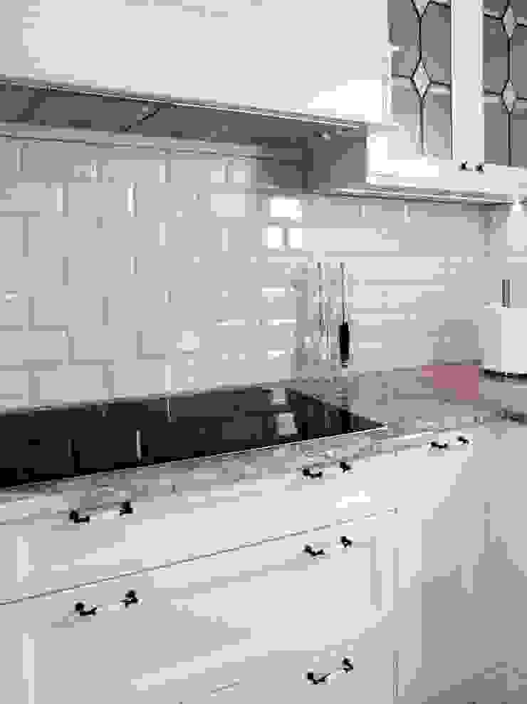 Classic style kitchen by PROJEKT MB Classic