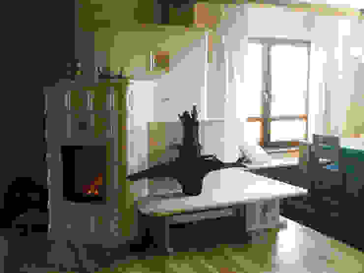 Rustic style dining room by DF Interior Rustic