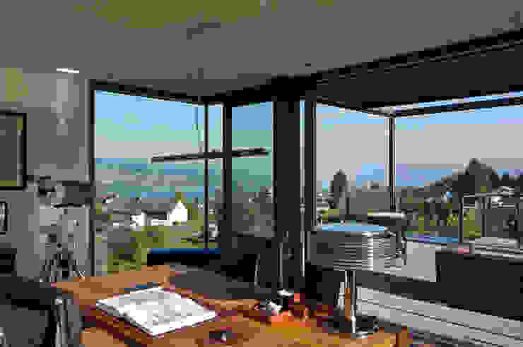 Dr. Schmitz-Riol Planungsgesellschaft mbH Modern Study Room and Home Office