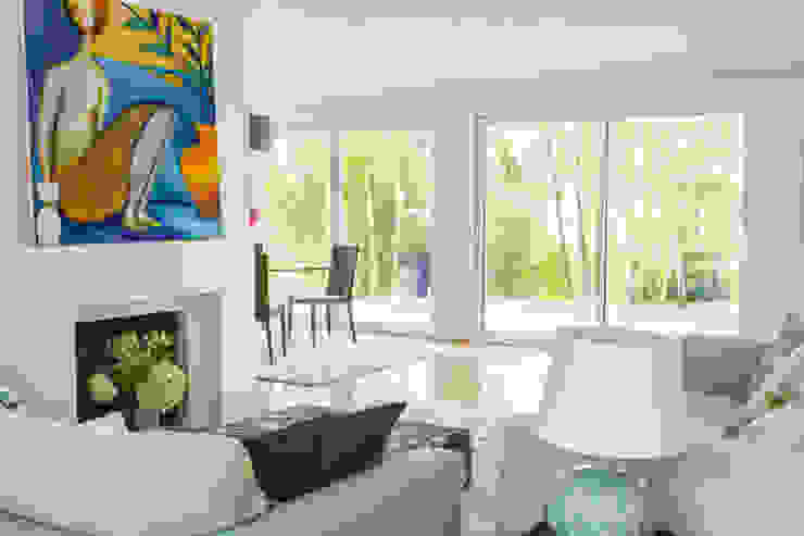 Maison Broilliard, lara stancich interior design lara stancich interior design Salon moderne