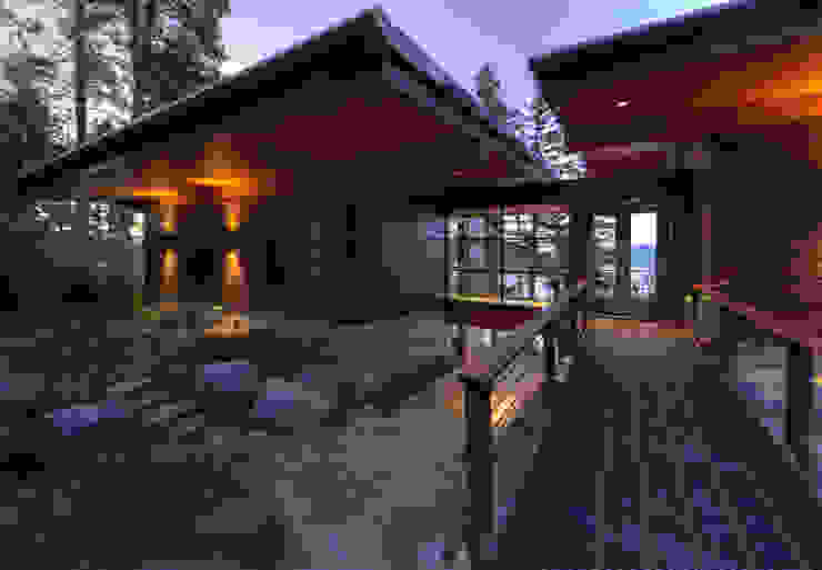 Coeur D'Alene Residence Uptic Studios Modern houses