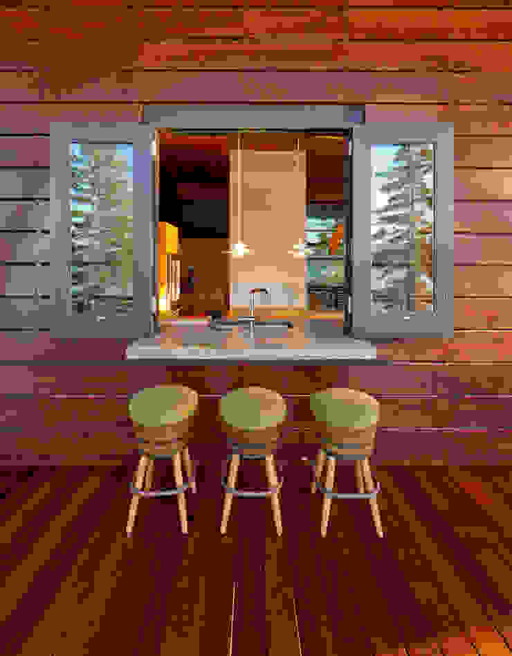 Coeur D'Alene Residence Uptic Studios Modern balcony, veranda & terrace