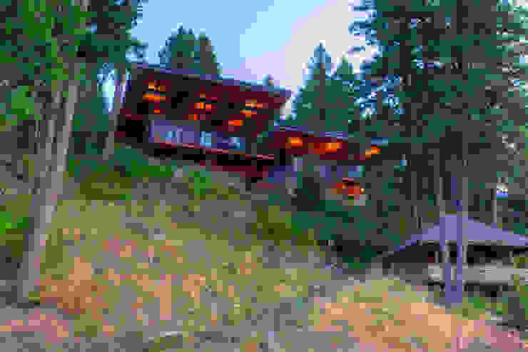 Coeur D'Alene Residence Uptic Studios Modern houses