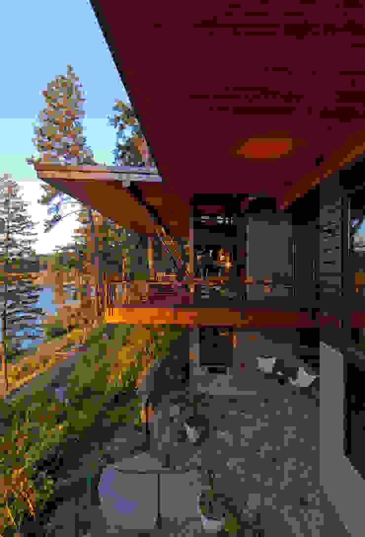 Coeur D'Alene Residence Uptic Studios Modern balcony, veranda & terrace