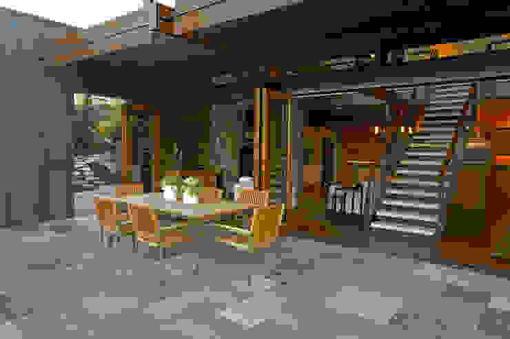 Hangman Valley Residence, Uptic Studios Uptic Studios Modern terrace