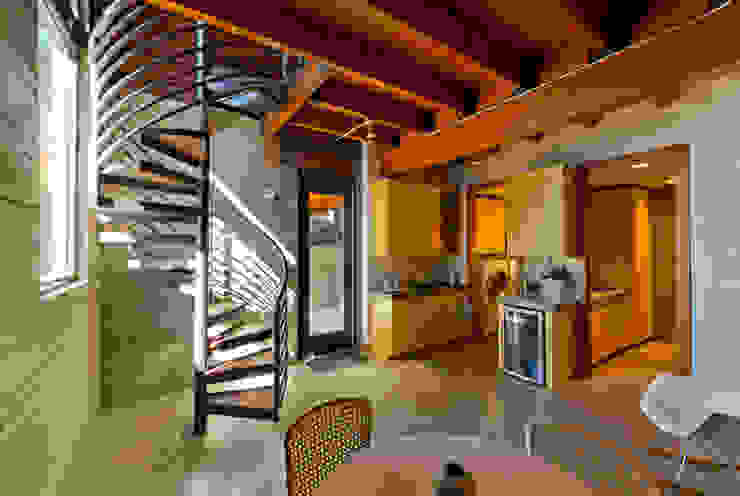 Coeur D'Alene Residence Uptic Studios Modern corridor, hallway & stairs