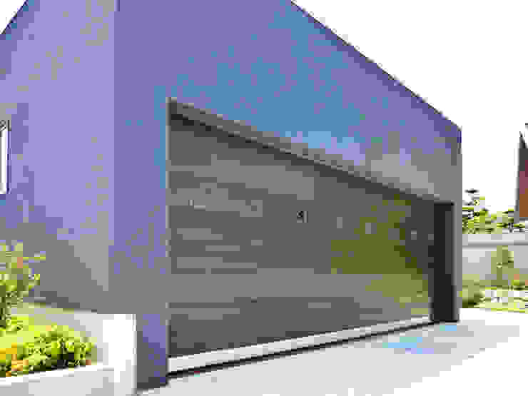 株式会社ワールドガレージドア Garage/Rimessa