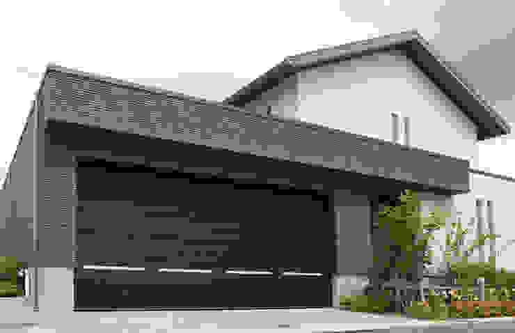 株式会社ワールドガレージドア Garage/Rimessa