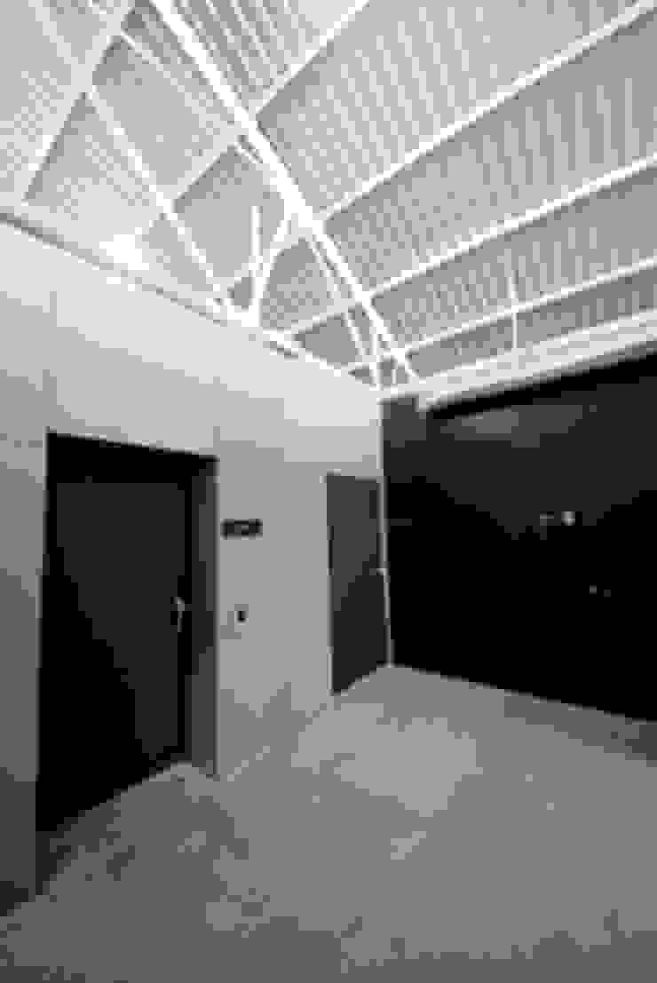 REHABILITACIÓN DE DOS DE DOS DE LAS NAVES “CASTELLANO” COMO CENTRO DE RECURSOS PARA JÓVENES Gomez-Ferrer arquitectos Tür