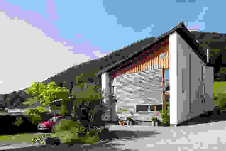 Un Y Berllan CRSH Architecture and Energy 現代房屋設計點子、靈感 & 圖片