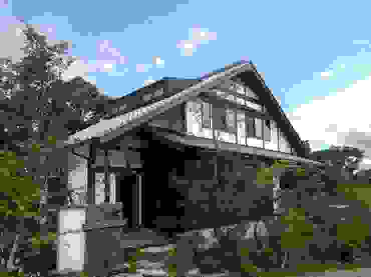 古民家風な外観の住宅のアイディア Homify 古民家風な外観の住宅のアイディア Homify