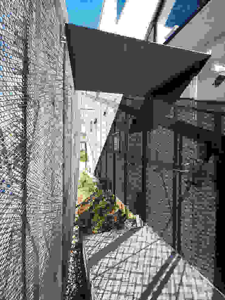 Moderne ramen & deuren van atelier CHOCOLATE Modern