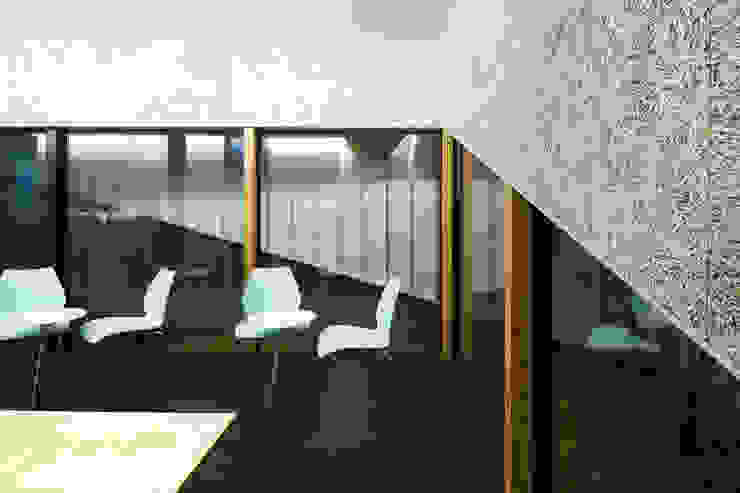 Moderne winkelruimten van atelier CHOCOLATE Modern