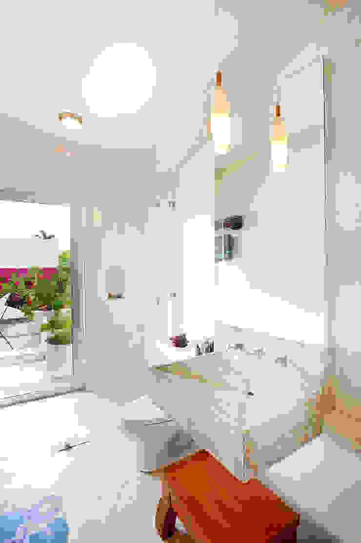 Taller Estilo Arquitectura Kamar Mandi Modern