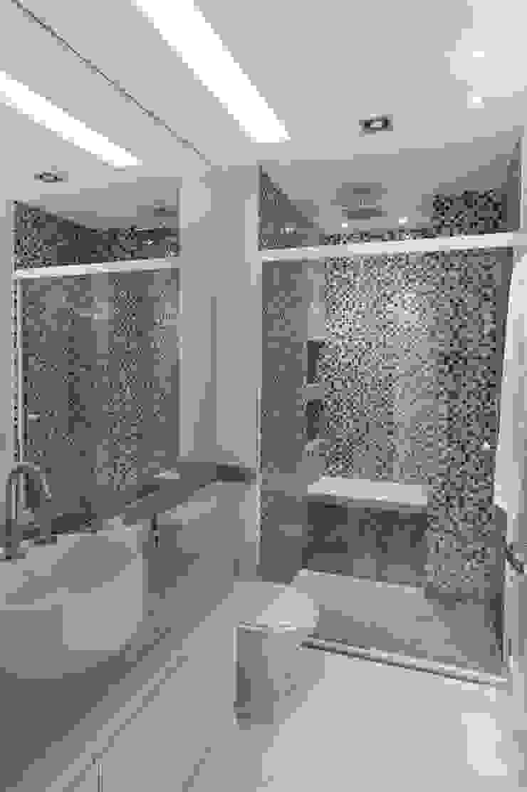 MANDRIL ARQUITETURA E INTERIORES Modern bathroom