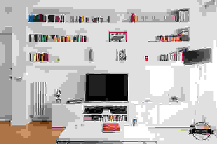 zero6studio San Giovanni, Paolo Fusco Photo Paolo Fusco Photo Ruang Keluarga Minimalis