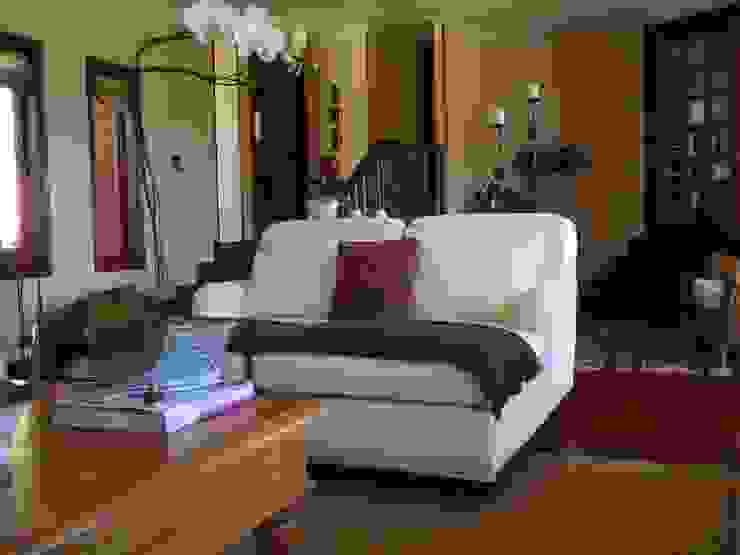 Liliana Zenaro Interiores Living roomSofas & armchairs