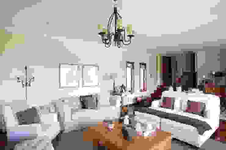 Liliana Zenaro Interiores Living roomSofas & armchairs