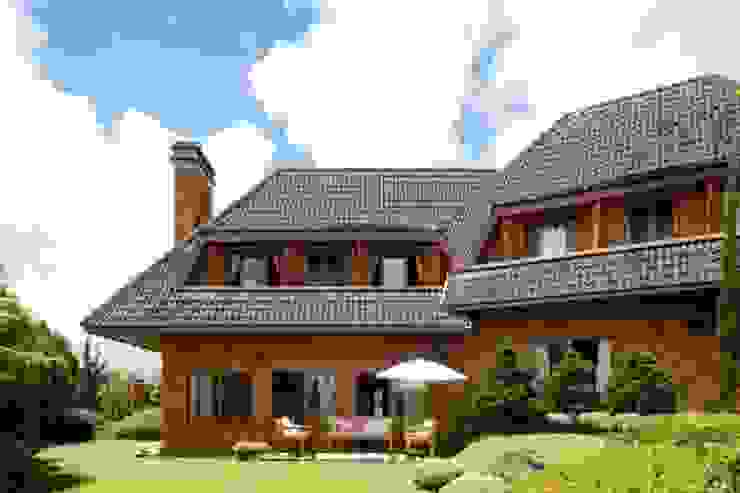 Liliana Zenaro Interiores Rustic style house