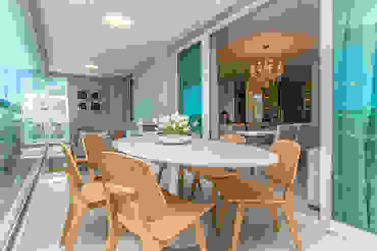 Varanda Gourmet - Tirol II, TRENNA ARQUITETURA TRENNA ARQUITETURA Varandas, alpendres e terraços modernos Mesa,Mobiliário,Propriedade,Cadeira,Verde,Azure,Azul,Construção,Planta de casa,Design de interiores