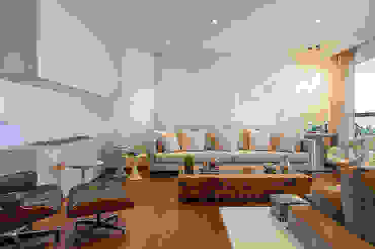 Helô Marques Associados Classic style living room