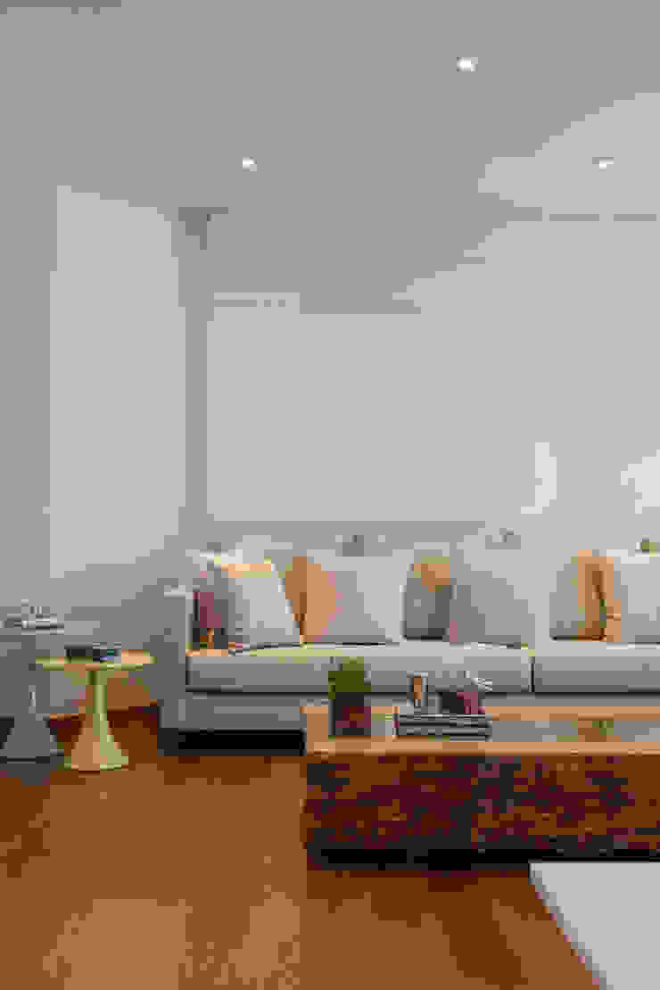 Helô Marques Associados Living roomSofas & armchairs