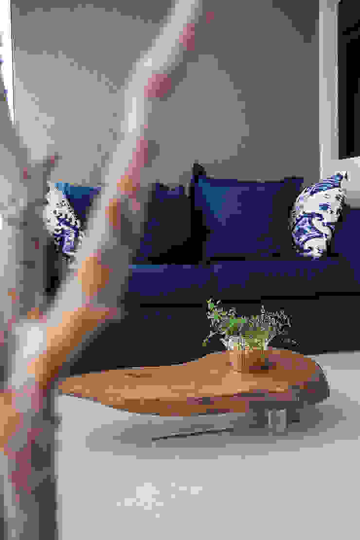 Helô Marques Associados Balconies, verandas & terraces Furniture