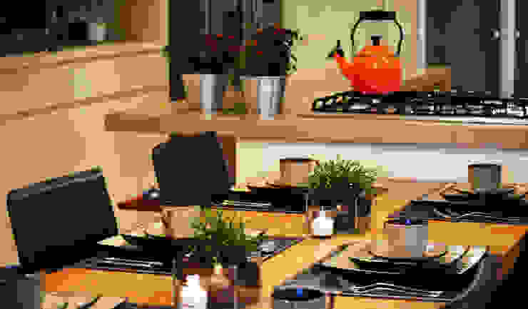 Helô Marques Associados KitchenTables & chairs