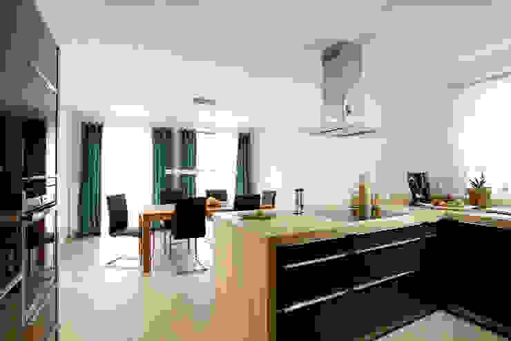 Modern Kitchen by FingerHaus GmbH - Bauunternehmen in Frankenberg (Eder) Modern