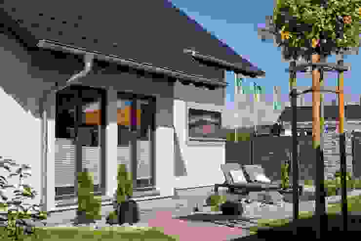 homify Modern Terrace