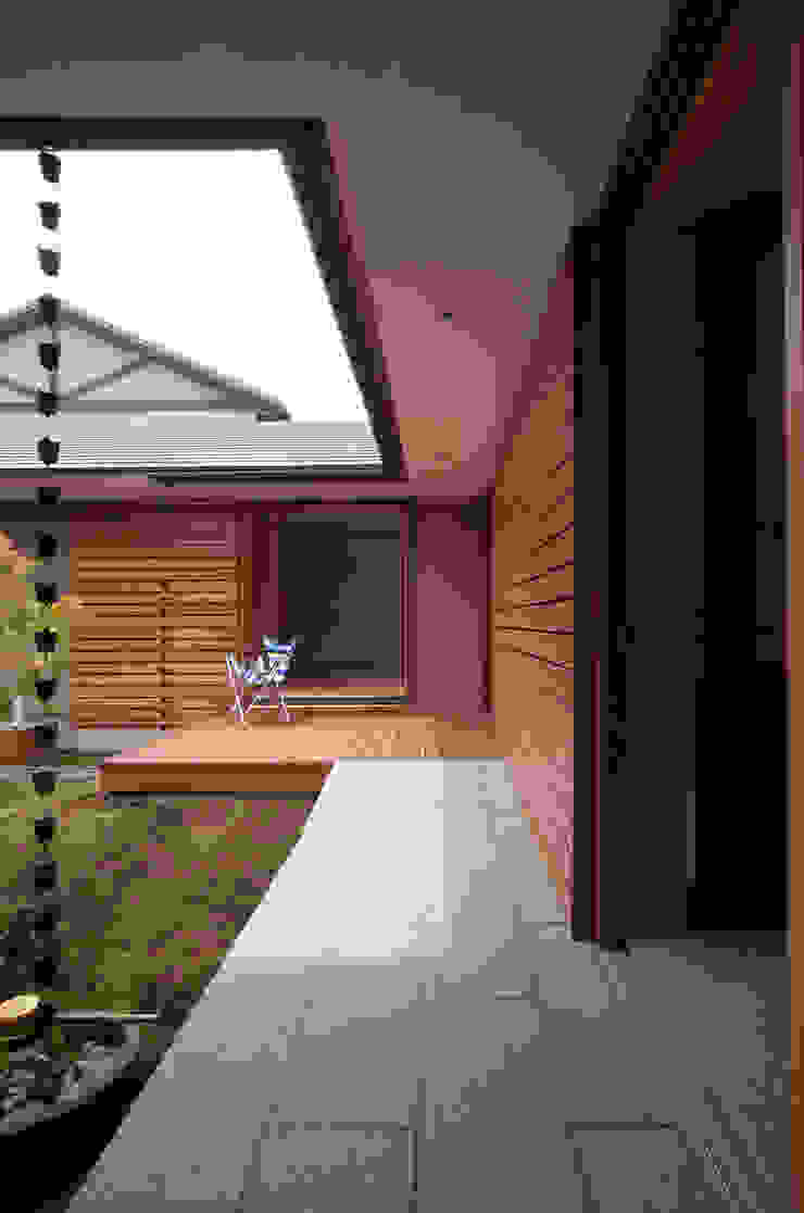 松原正明建築設計室 Balcones y terrazas de estilo moderno