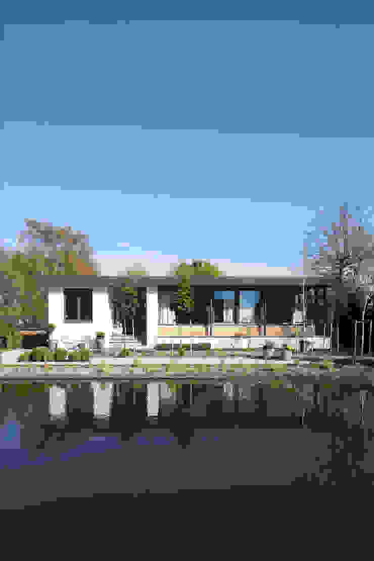 Achter de dijk - Verbouwing van een jaren 60 bungalow tot familievilla , ara | antonia reif architectuur ara | antonia reif architectuur