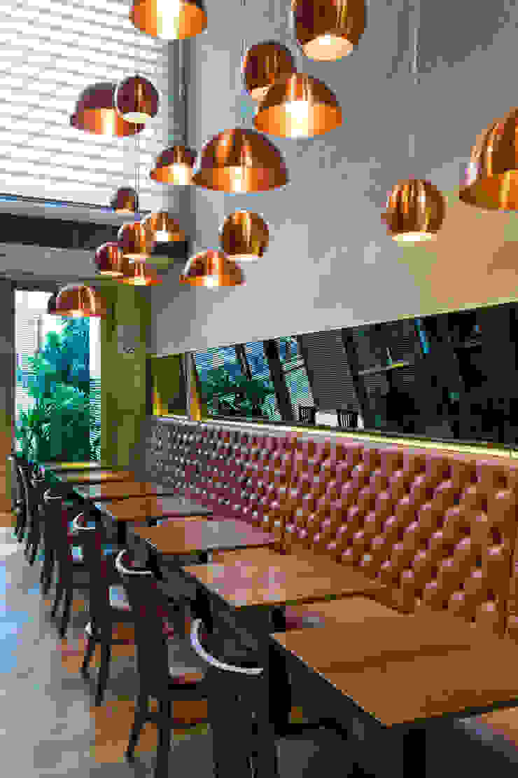 โดย Denise Barretto Arquitetura โมเดิร์น