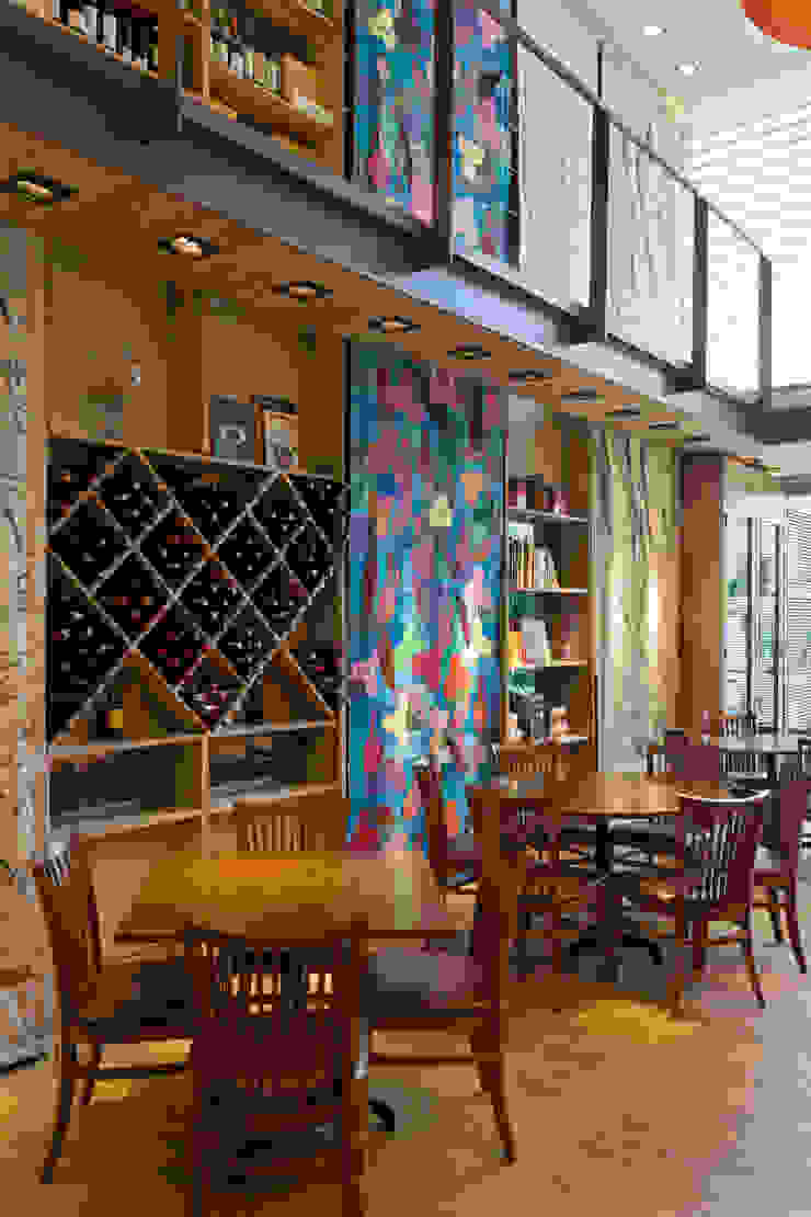 โดย Denise Barretto Arquitetura โมเดิร์น
