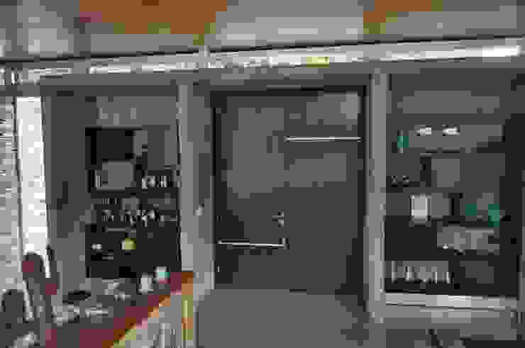 Baltera Arquitectura 클래식스타일 창문 & 문