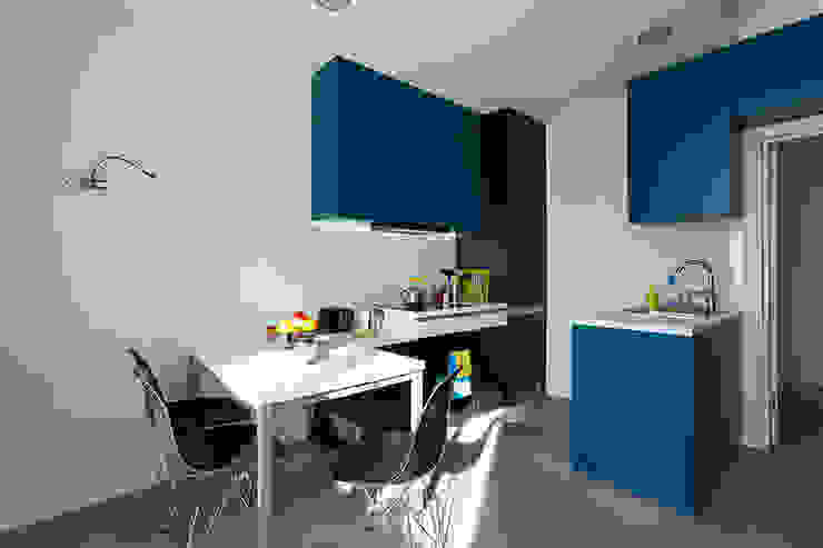 ПРАВИЛА РАЗВИТИЯ 2.0: Л-СИСТЕМЫ, DMYTRO ARANCHII ARCHITECTS DMYTRO ARANCHII ARCHITECTS 미니멀리스트 주방