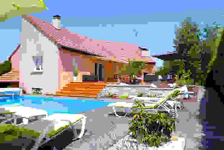 Renovasi Teras Taman Dan Kolam Renang Yang Mengesankan Homify