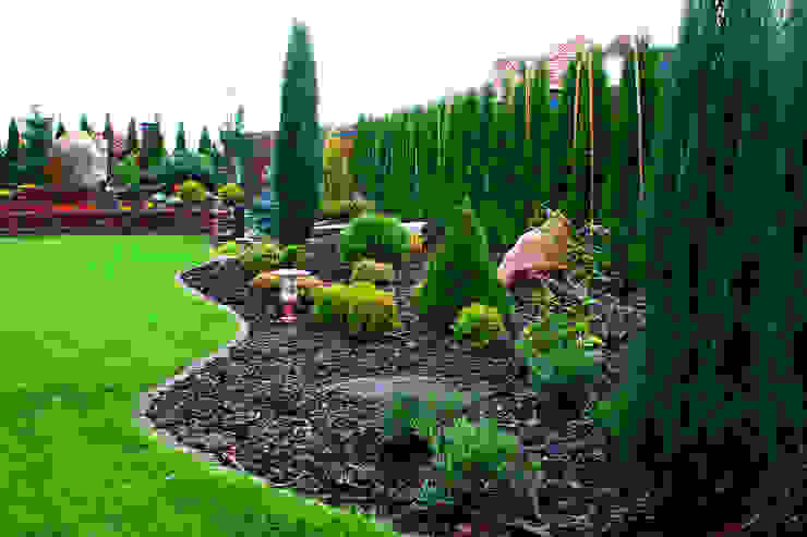Wielopoziomowy ogród, LandscapeDesign.pl LandscapeDesign.pl Klasyczny ogród